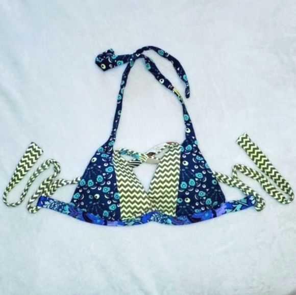Maaji Reversible Triangle Bikini Swimsuit Top - Picture 2 of 6